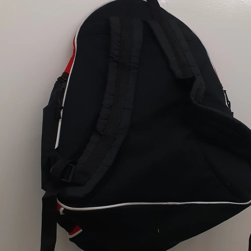 BLACK RED Riley Backpack - Picture 4 of 4